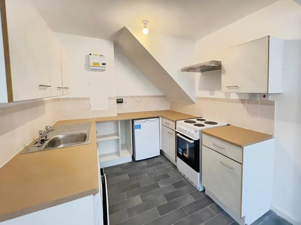 Rent Includes Water Gas Supply PETERBOROUGH, PE2, photo 2