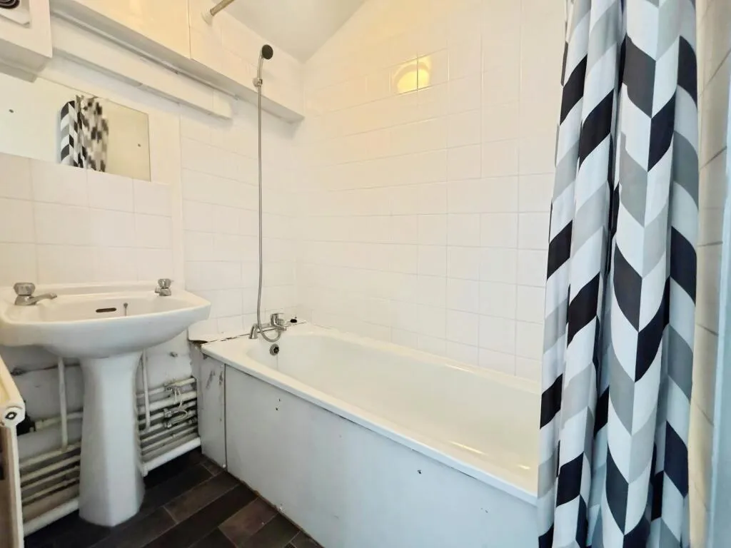 Rent Includes Water Gas Supply PETERBOROUGH, PE2, photo 4