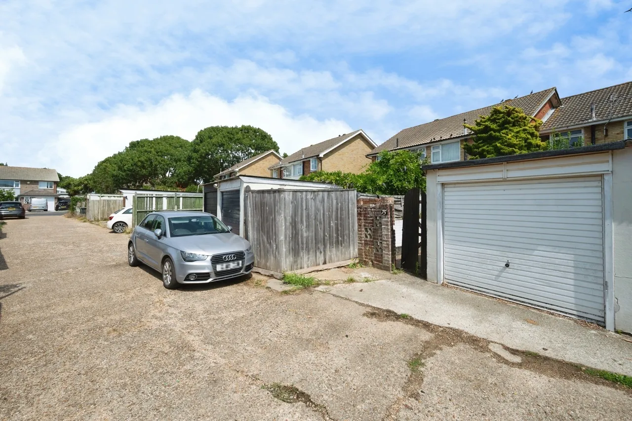 Elm Grove, Hayling Island, PO11, photo 17