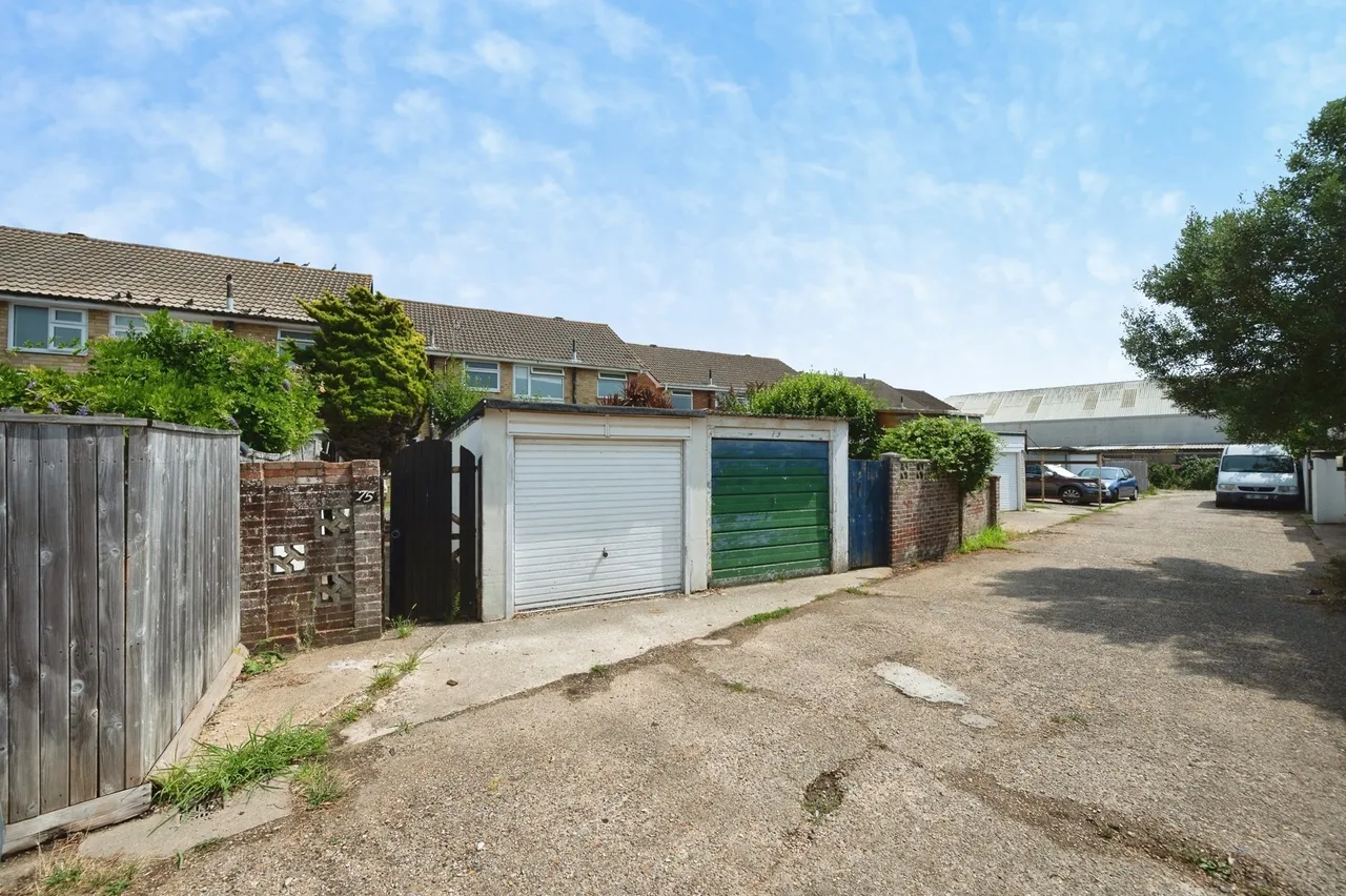 Elm Grove, Hayling Island, PO11, photo 7