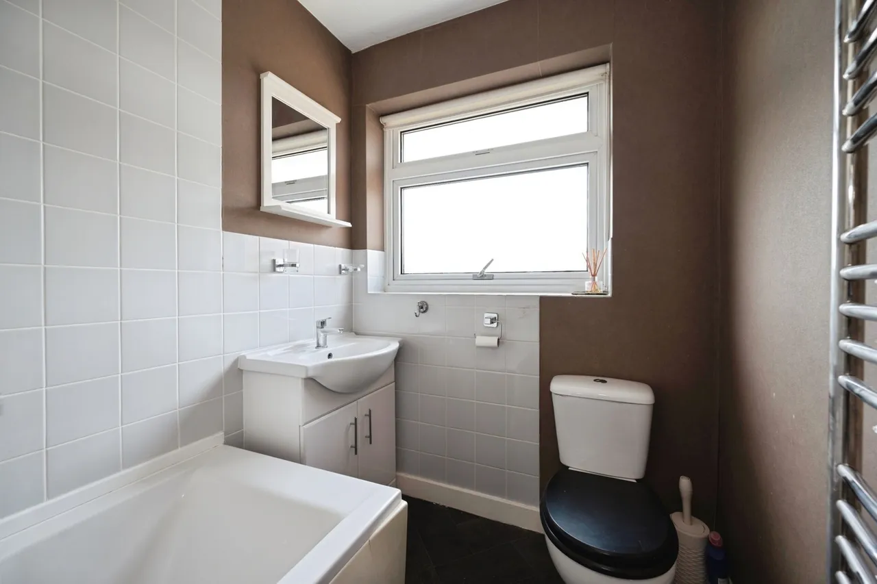 Elm Grove, Hayling Island, PO11, photo 5