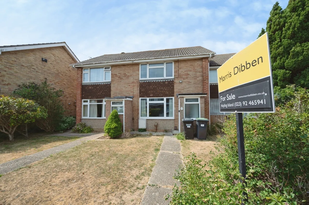 2 bed house for sale, Elm Grove, Hayling Island, PO11