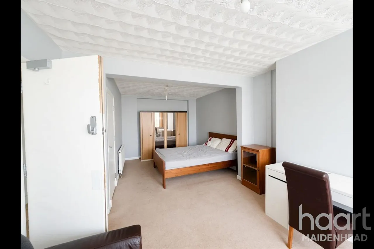 Laggan Road, SL6, photo 5