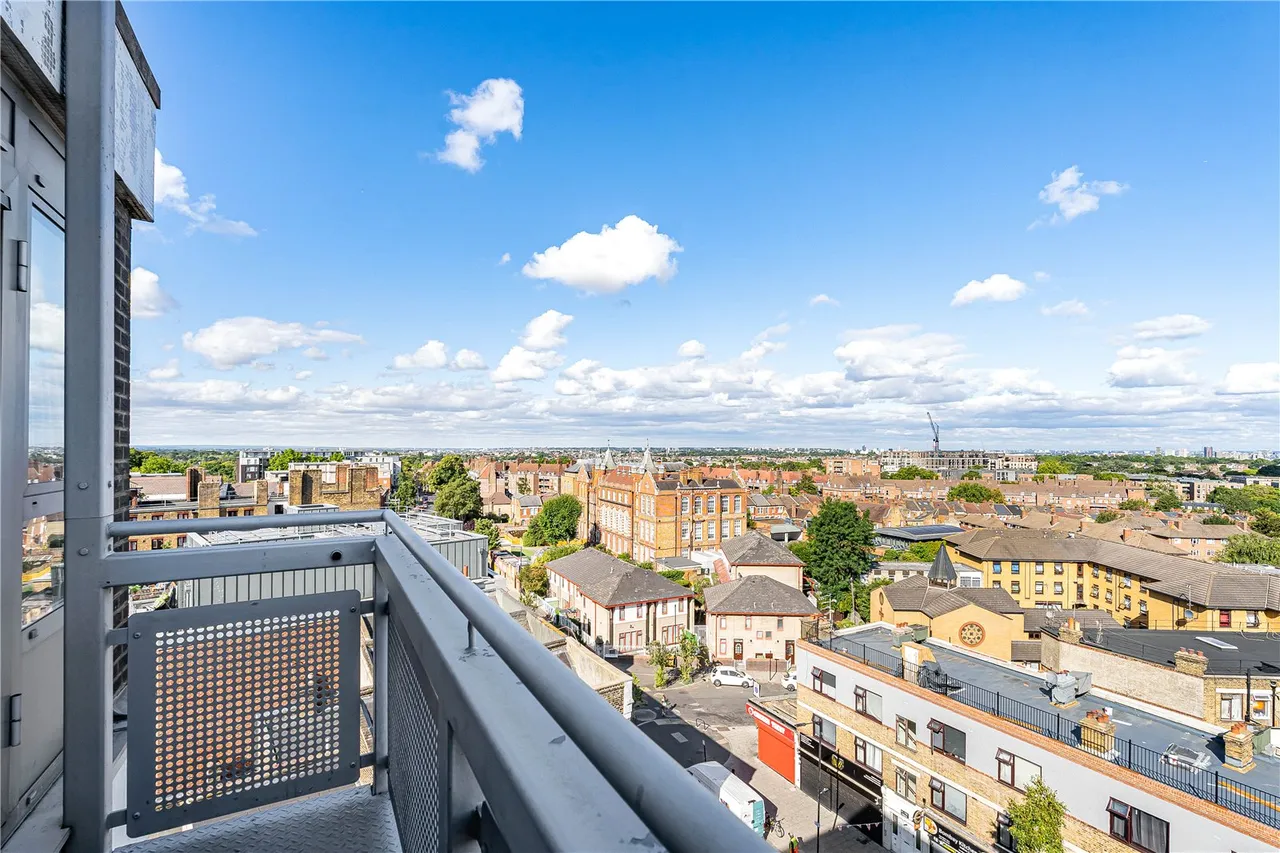 New Park Road, London, SW2, photo 21