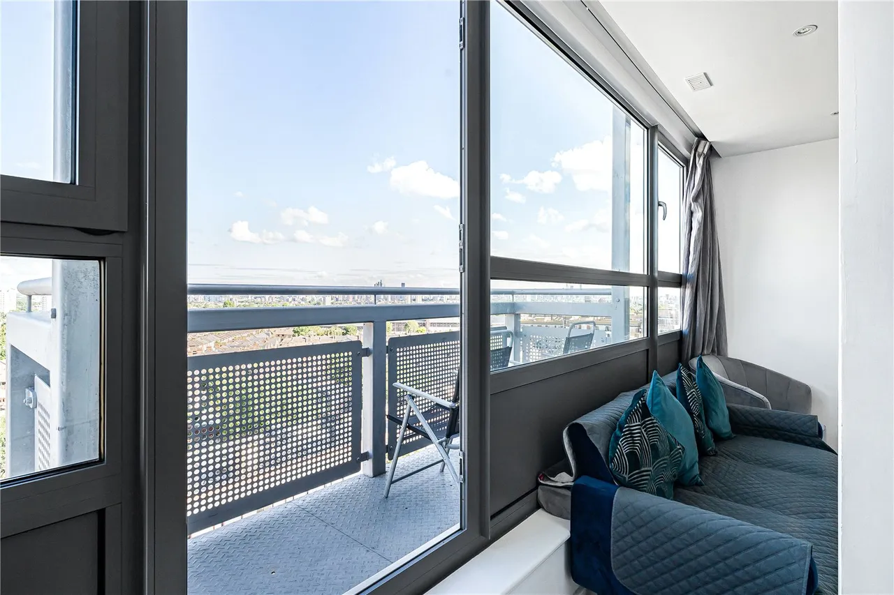 New Park Road, London, SW2, photo 10