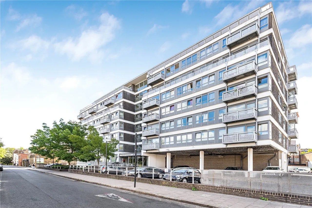 New Park Road, London, SW2, photo 25