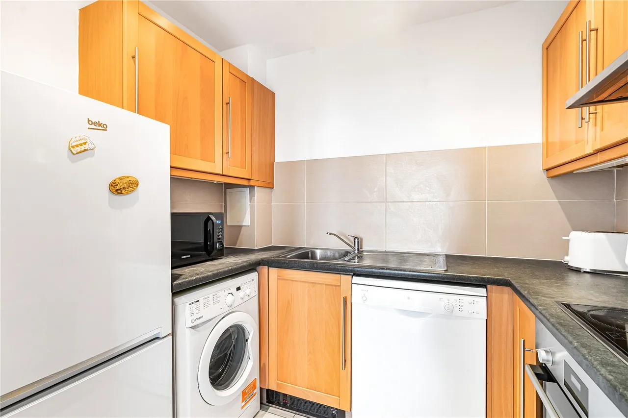 New Park Road, London, SW2, photo 16