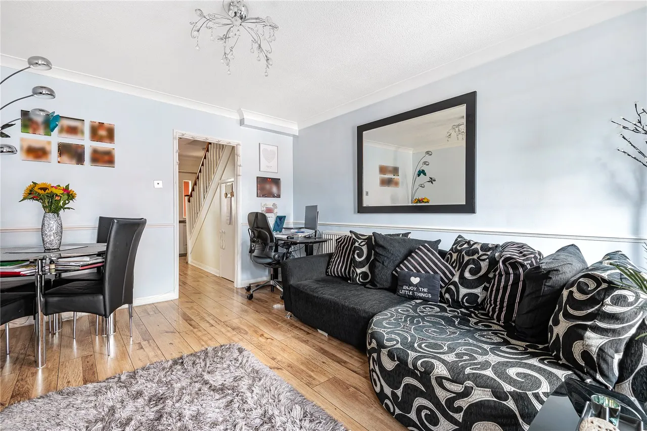 Beechwood Avenue, Sunbury, TW16 7QL, photo 3