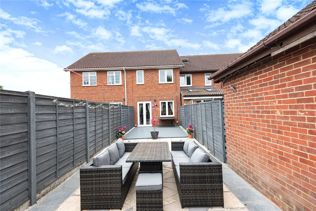 Beechwood Avenue, Sunbury, TW16 7QL, photo 9