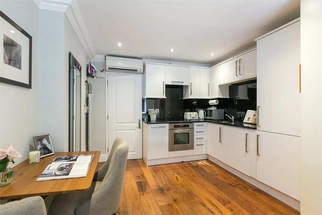 Gloucester Terrace, London, W2, photo 11