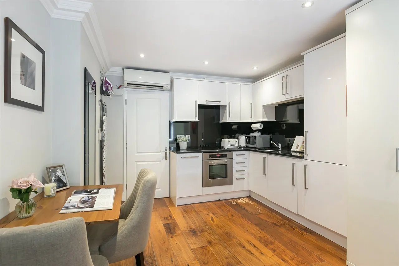 Gloucester Terrace, London, W2, photo 12
