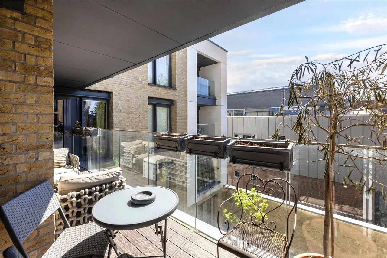 Farm Lane, London, SW6, photo 2