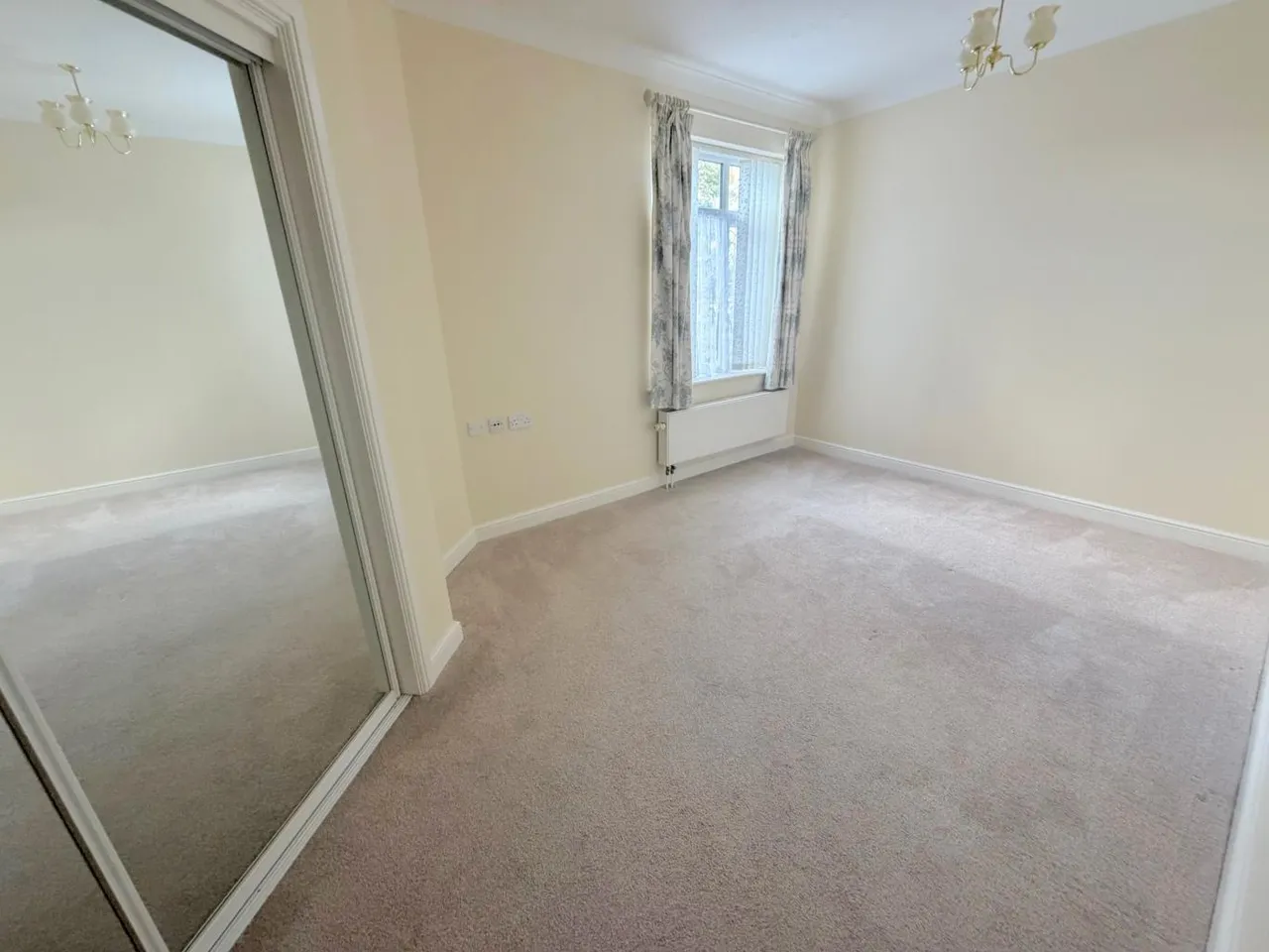 Melton Court, BH13, photo 9
