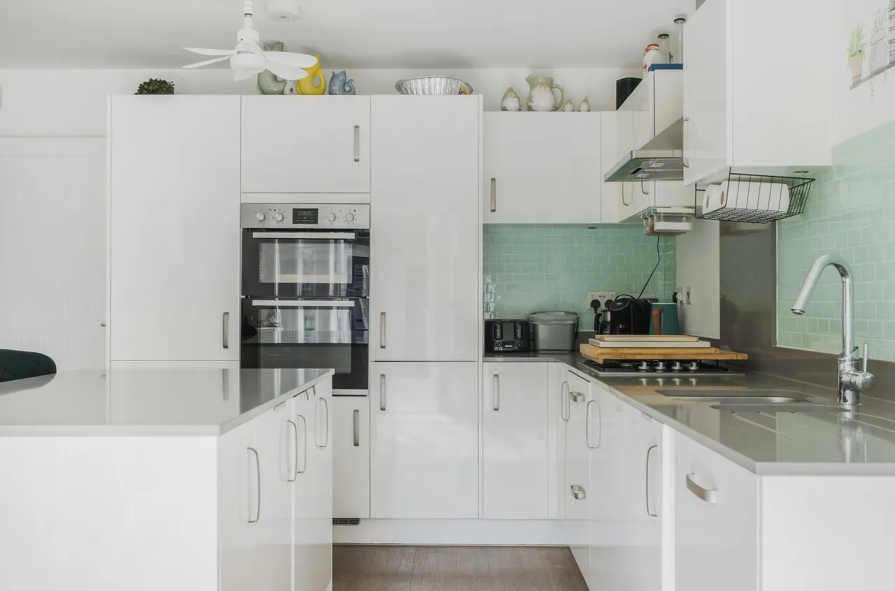 Maple Drive, Bracklesham Bay, PO20, photo 3