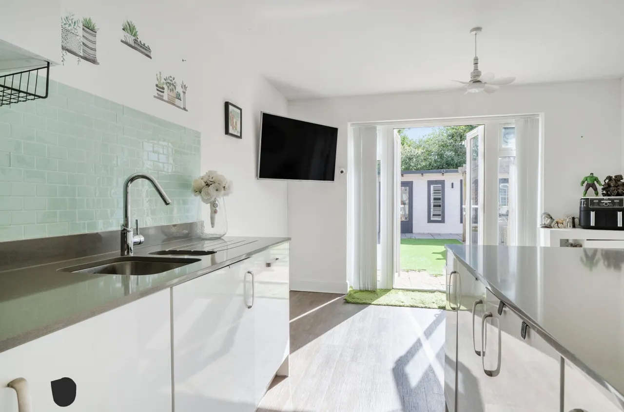 Maple Drive, Bracklesham Bay, PO20, photo 10