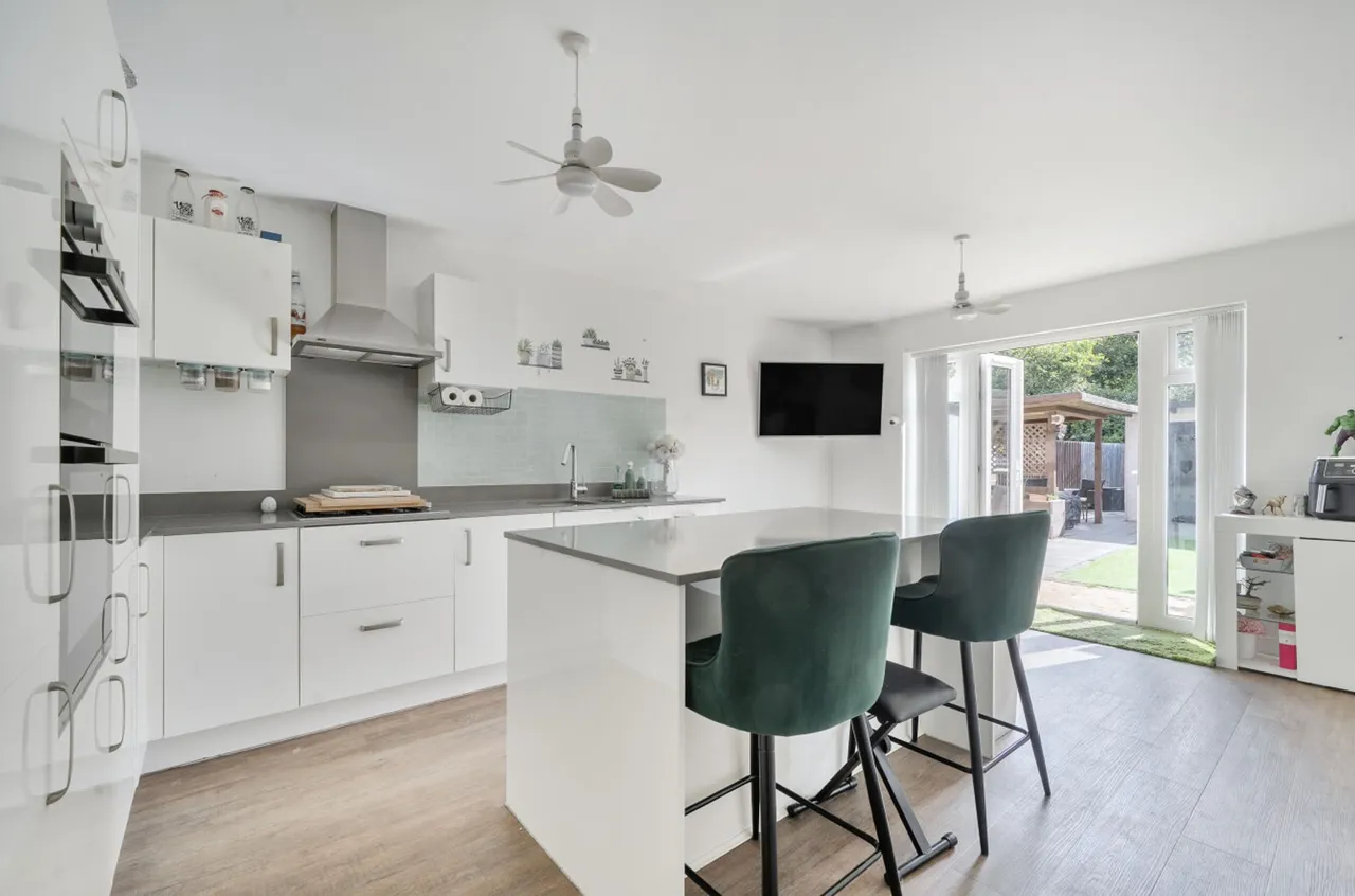 Maple Drive, Bracklesham Bay, PO20, photo 9