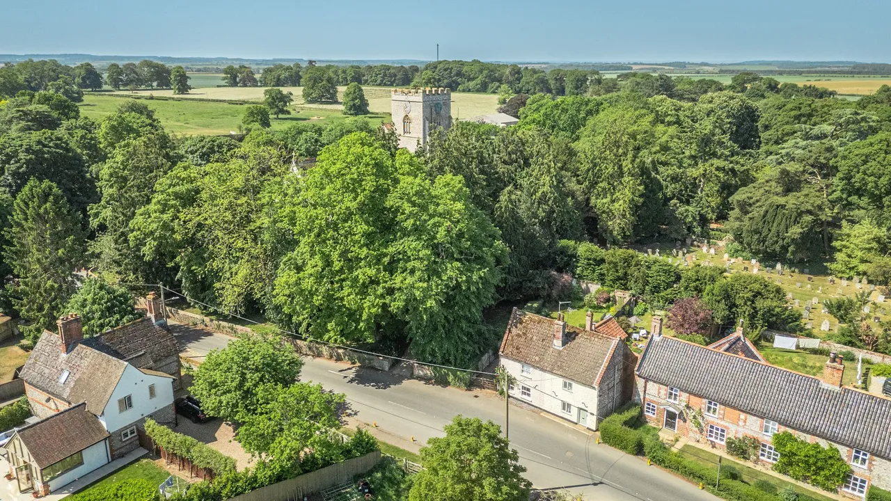 2 bed house for sale, Charming Two Bedroom Cottage in Docking
