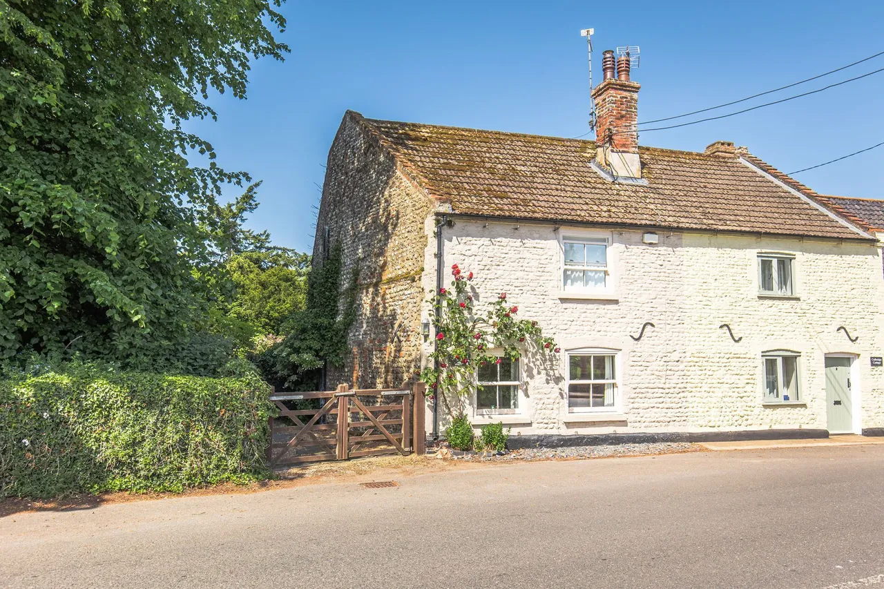 Charming Two Bedroom Cottage in Docking, photo 5