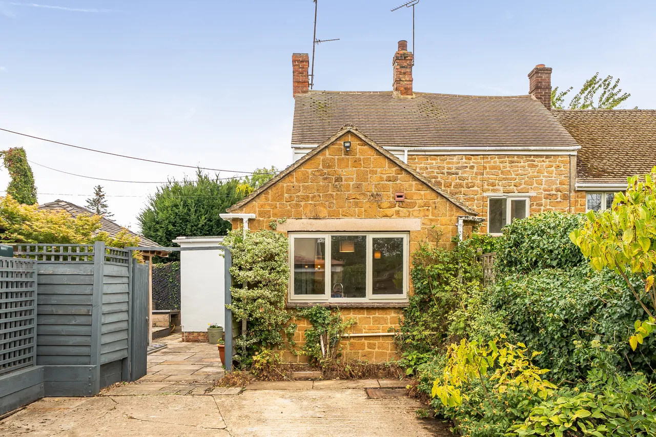 2 bed house for sale — Hanwell, Banbury, OX17