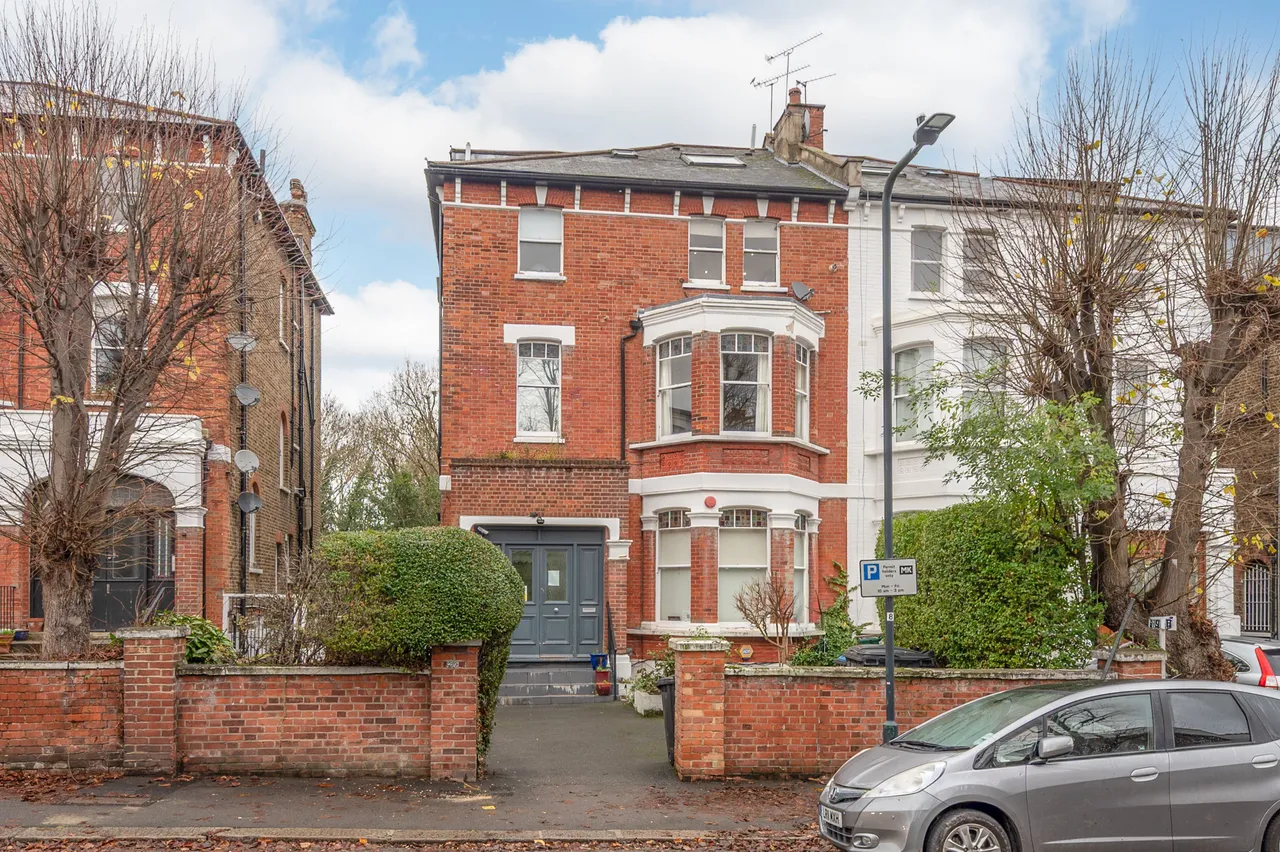 London, NW6, photo 3