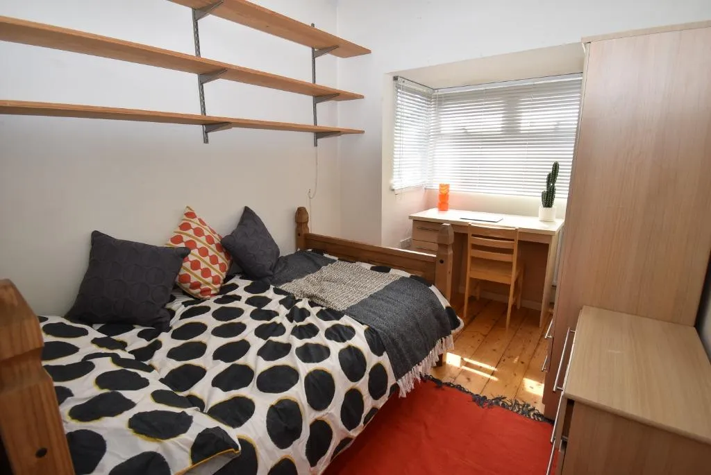 Davenport Avenue, Withington, M20, photo 4