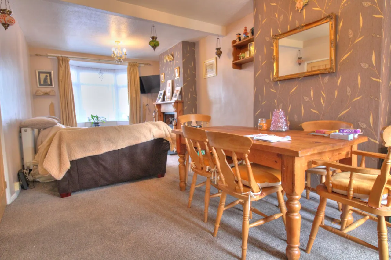 Leslie Road, Northampton, NN2, photo 2
