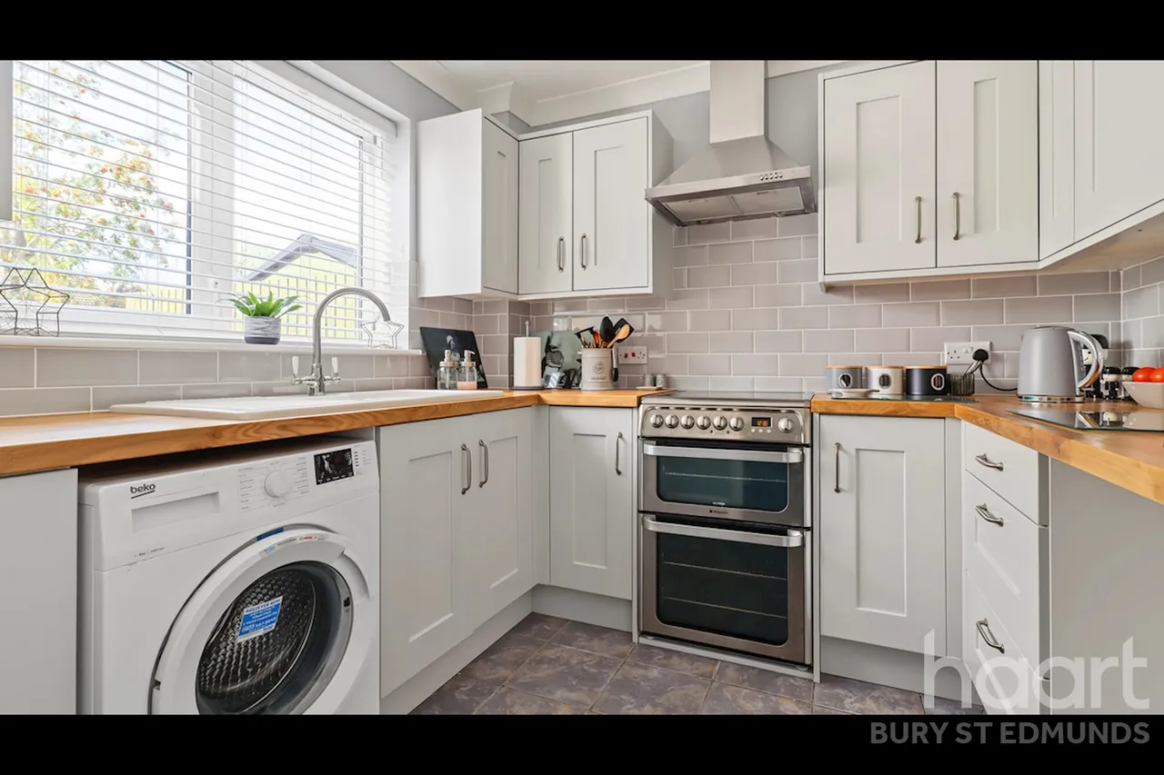 Salter Close, Bury St Edmunds, IP32, photo 3
