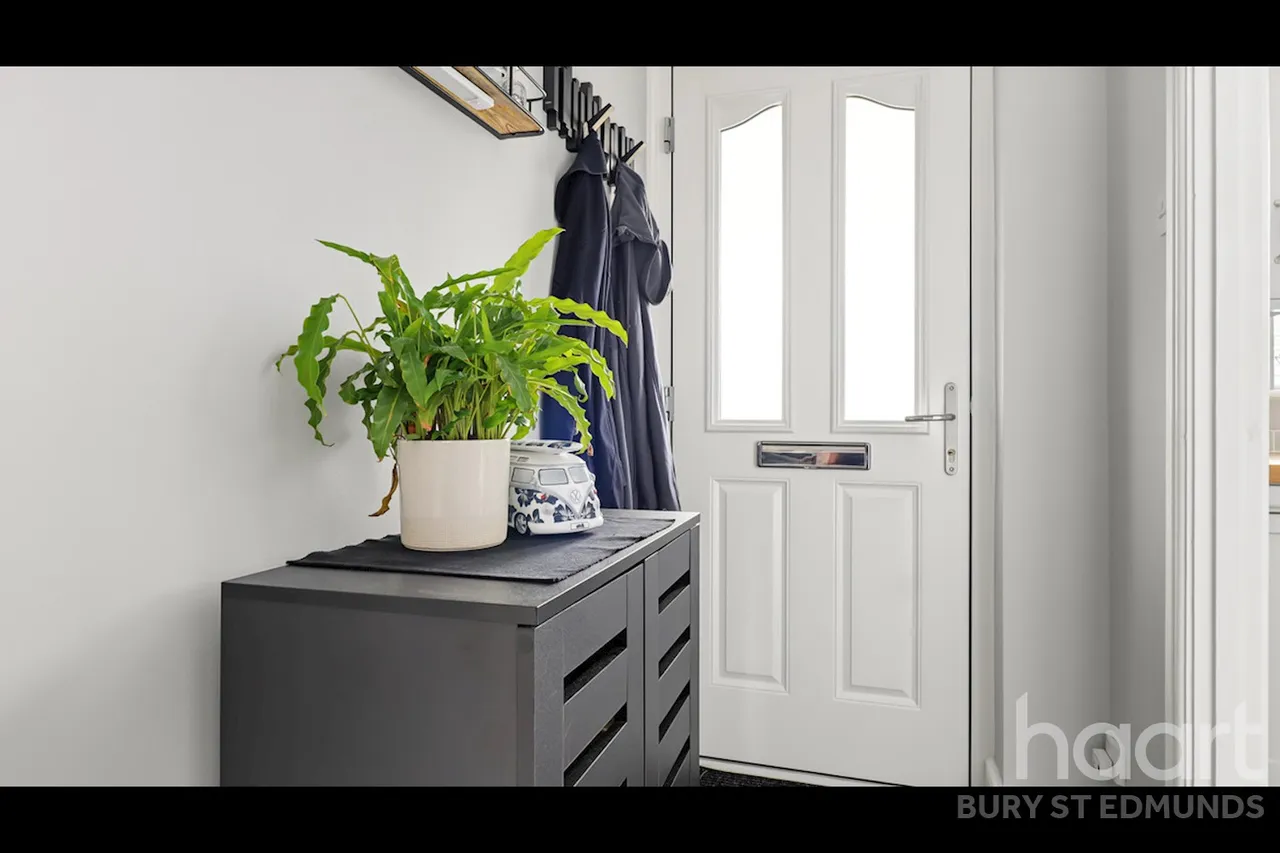 Salter Close, Bury St Edmunds, IP32, photo 2