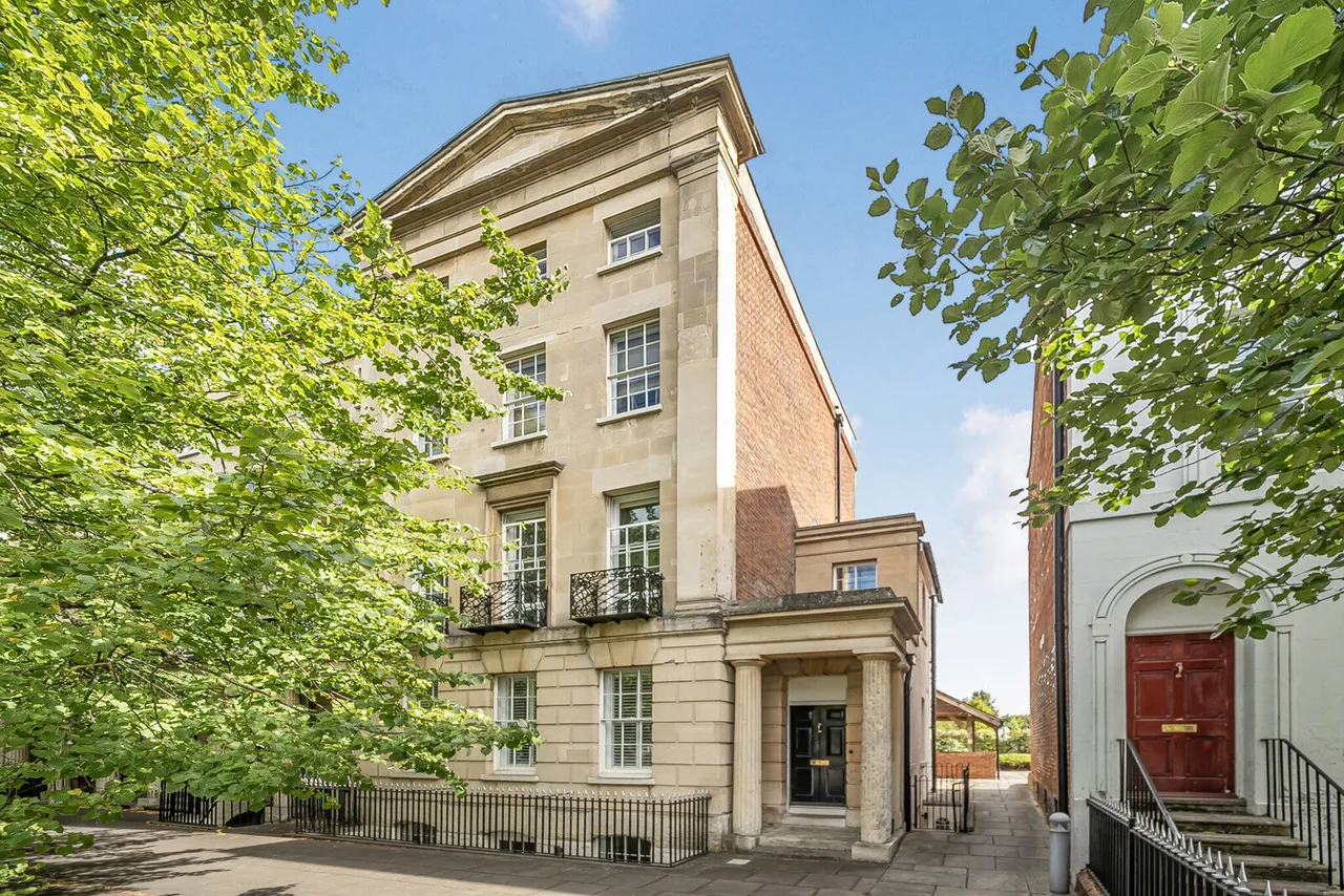 2 bed flat for sale, London Road, Reading, RG1
