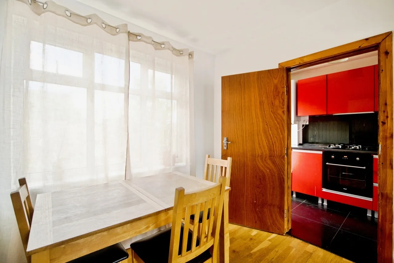 Leyburn Road, London, N18, photo 8