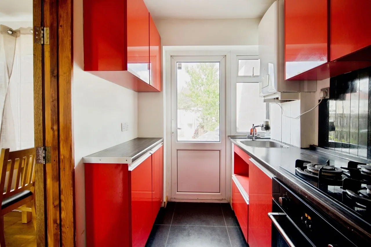 Leyburn Road, London, N18, photo 13
