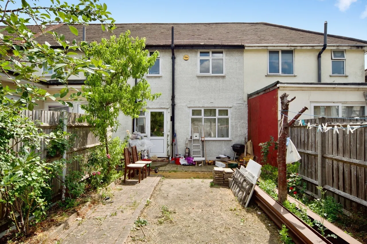 Leyburn Road, London, N18, photo 22