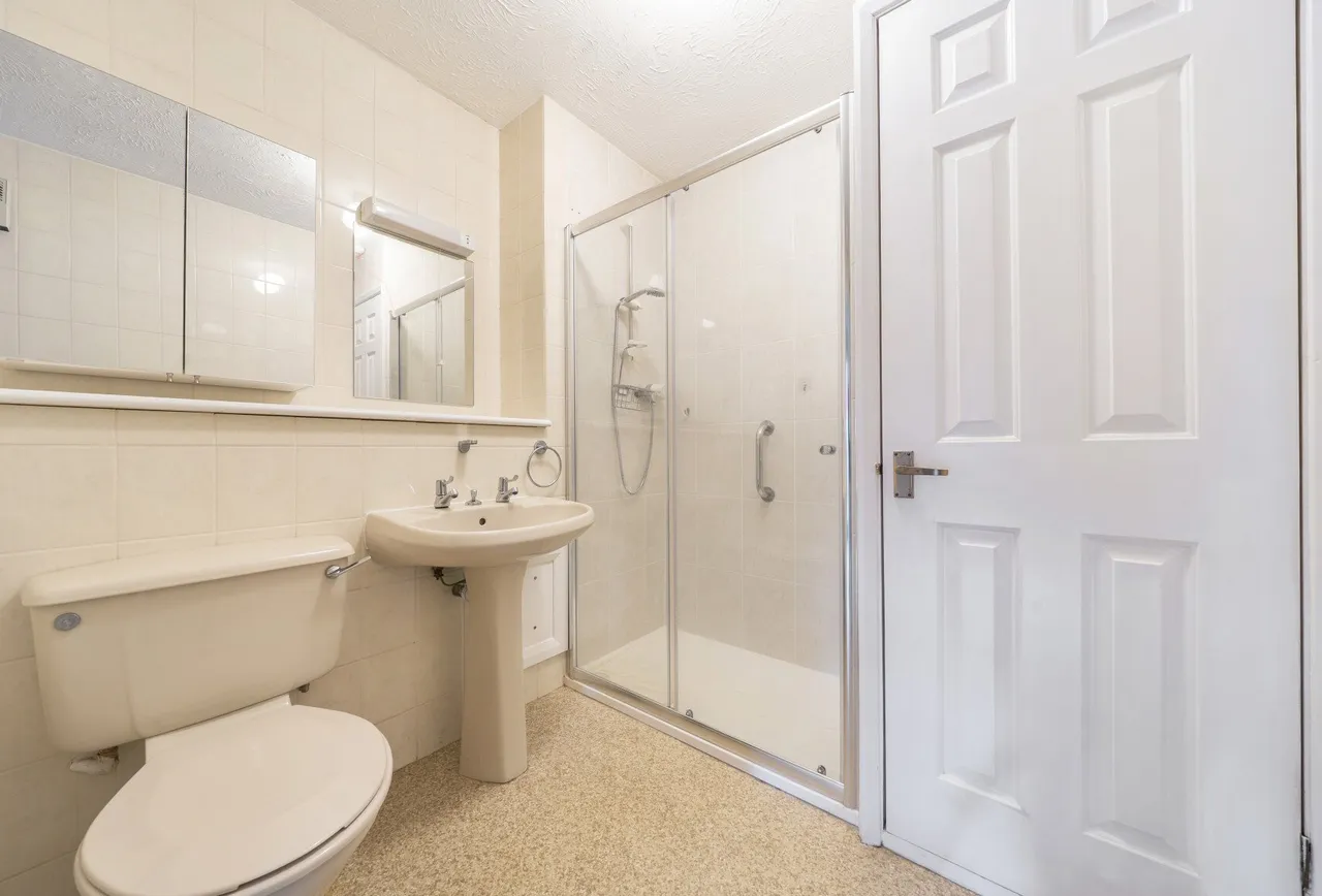 Reigate Hill, Reigate, RH2 9NF, photo 4