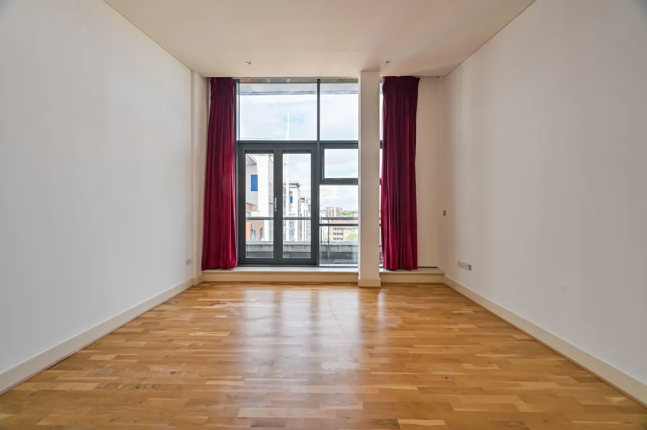 Flat 82 Galaxy Building, 5 Crews Street, London, photo 9