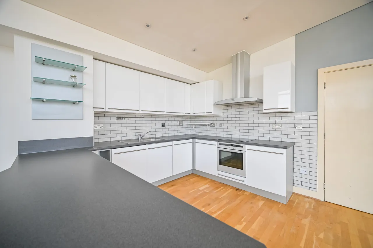 Flat 82 Galaxy Building, 5 Crews Street, London, photo 5