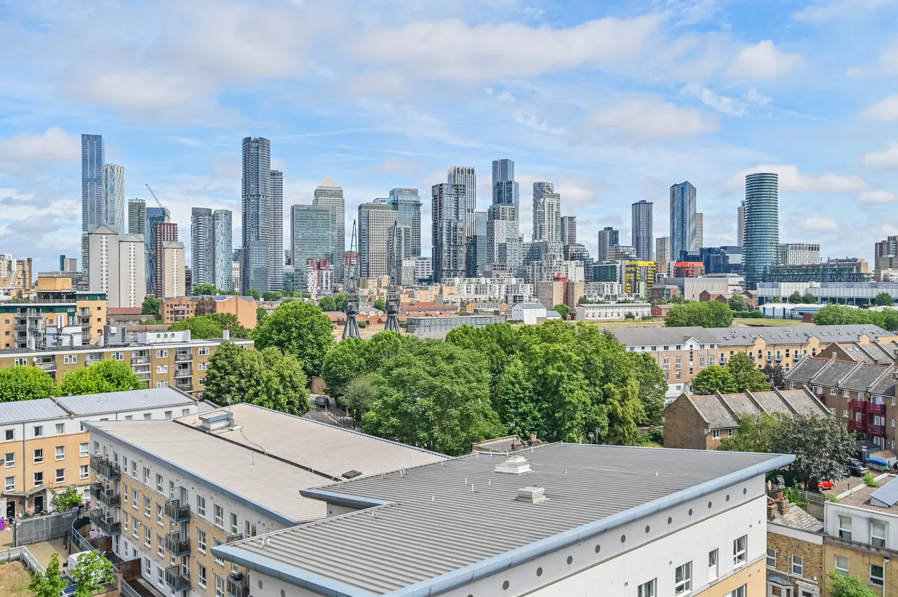 Flat 82 Galaxy Building, 5 Crews Street, London, photo 11