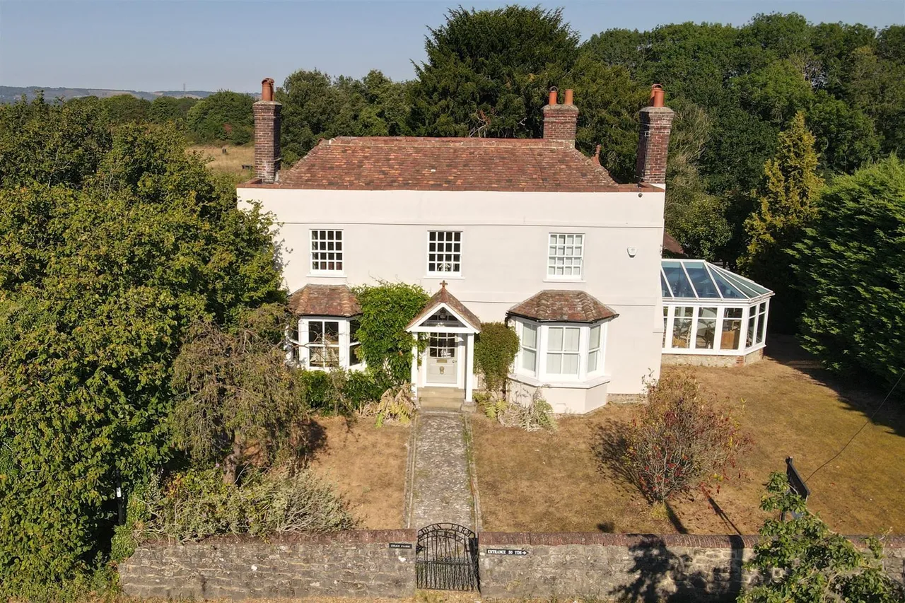 4 bed house for sale, Stunning Grade II Listed Double Fronted Residence, East Farleigh