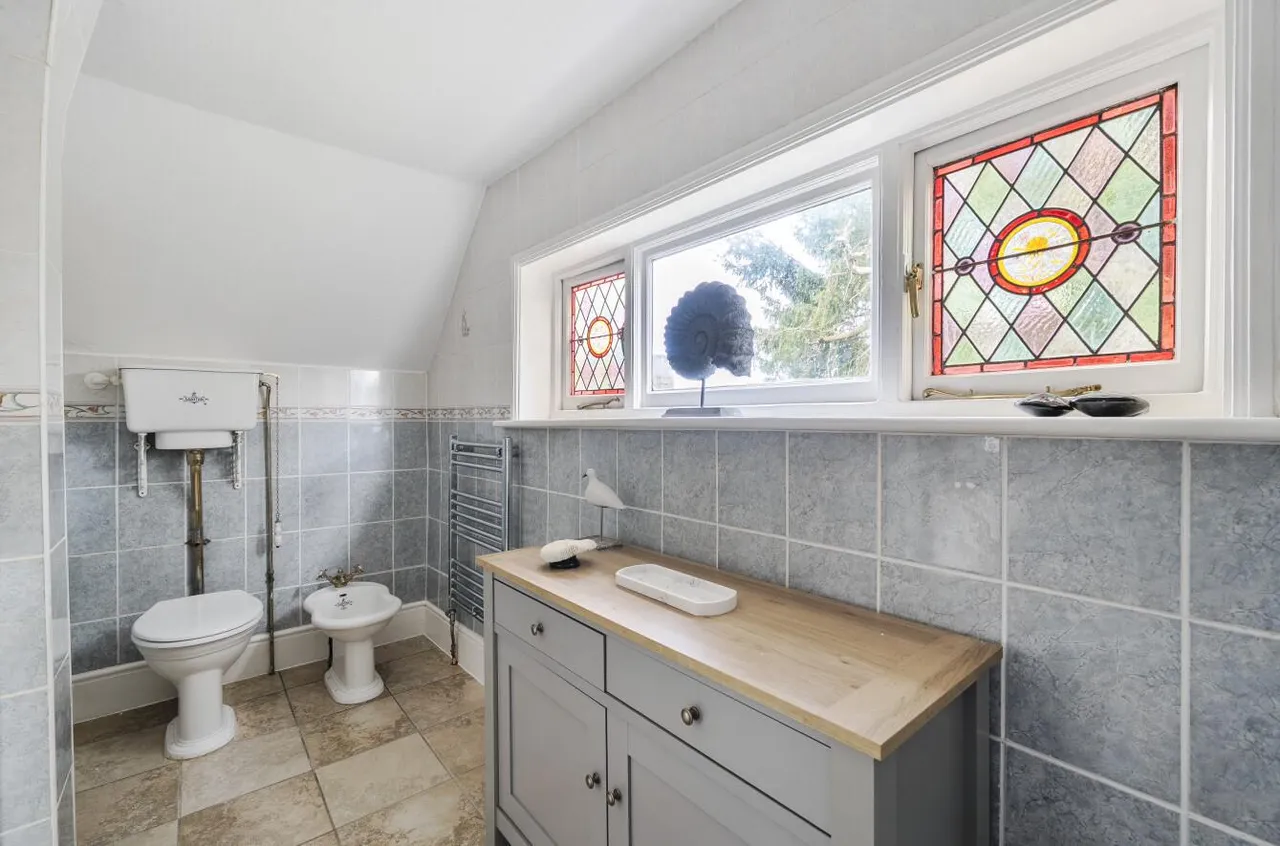 Stunning Grade II Listed Double Fronted Residence, East Farleigh, photo 15