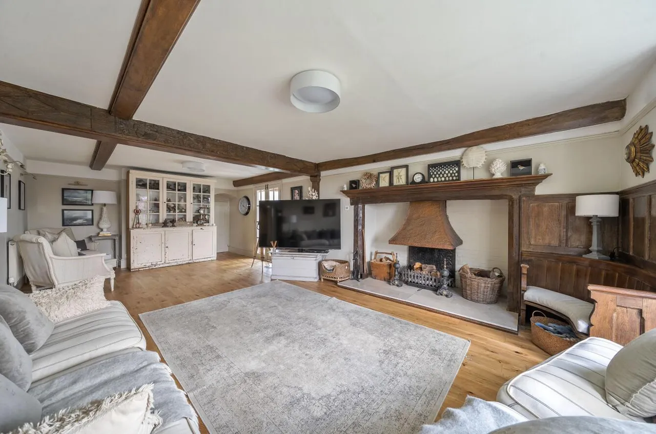 Stunning Grade II Listed Double Fronted Residence, East Farleigh, photo 9