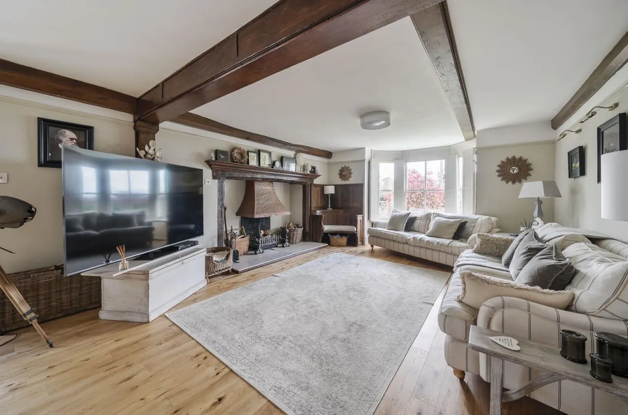 Stunning Grade II Listed Double Fronted Residence, East Farleigh, photo 6