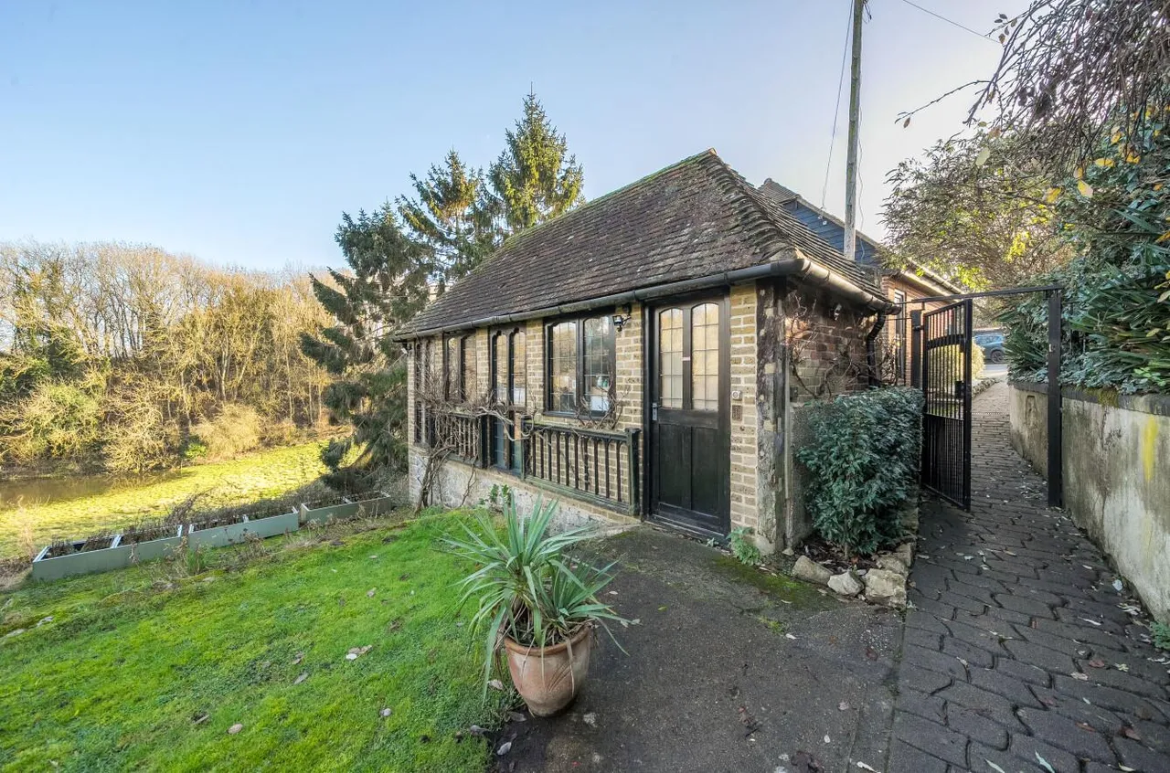 Stunning Grade II Listed Double Fronted Residence, East Farleigh, photo 28