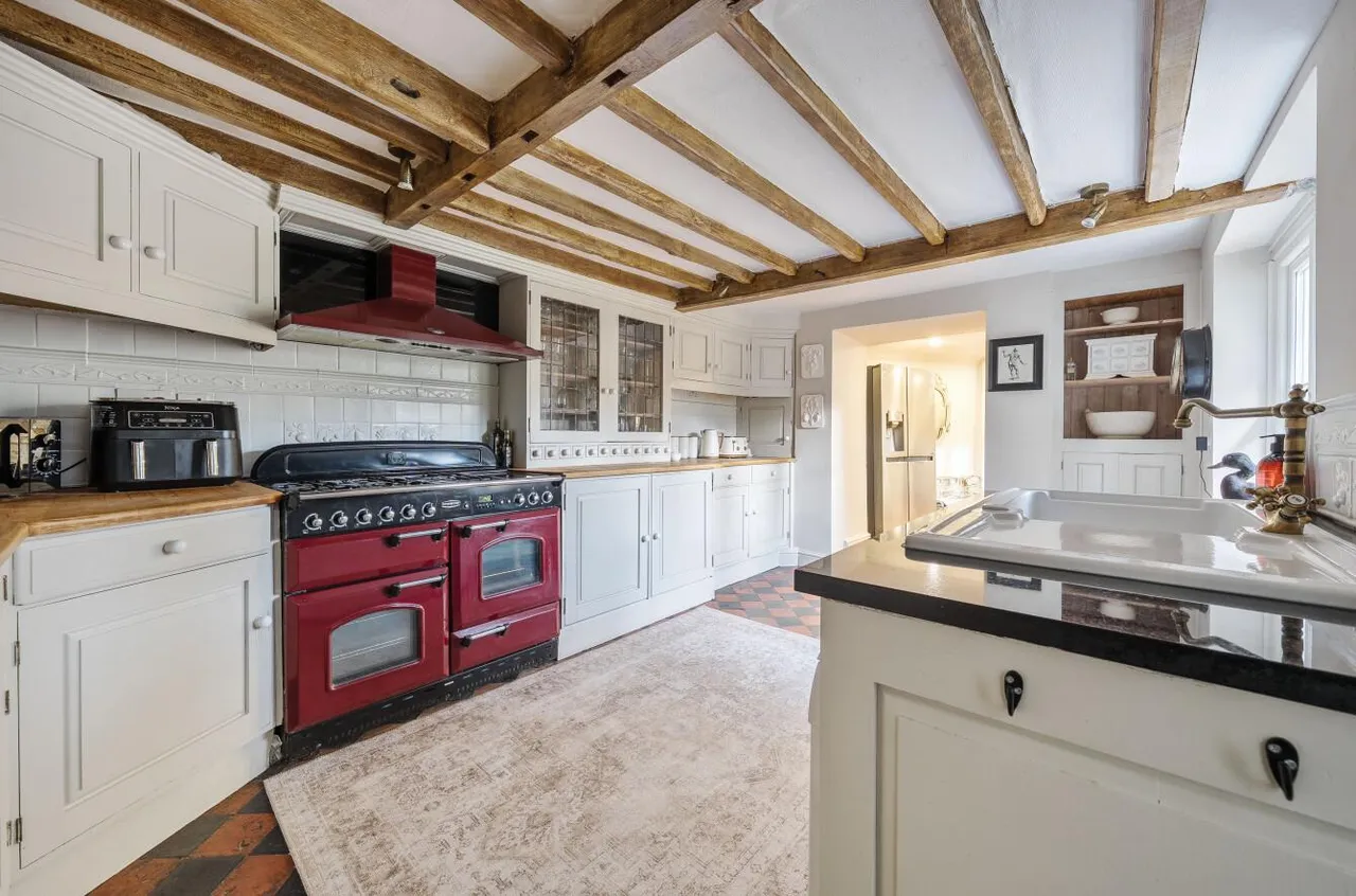 Stunning Grade II Listed Double Fronted Residence, East Farleigh, photo 2