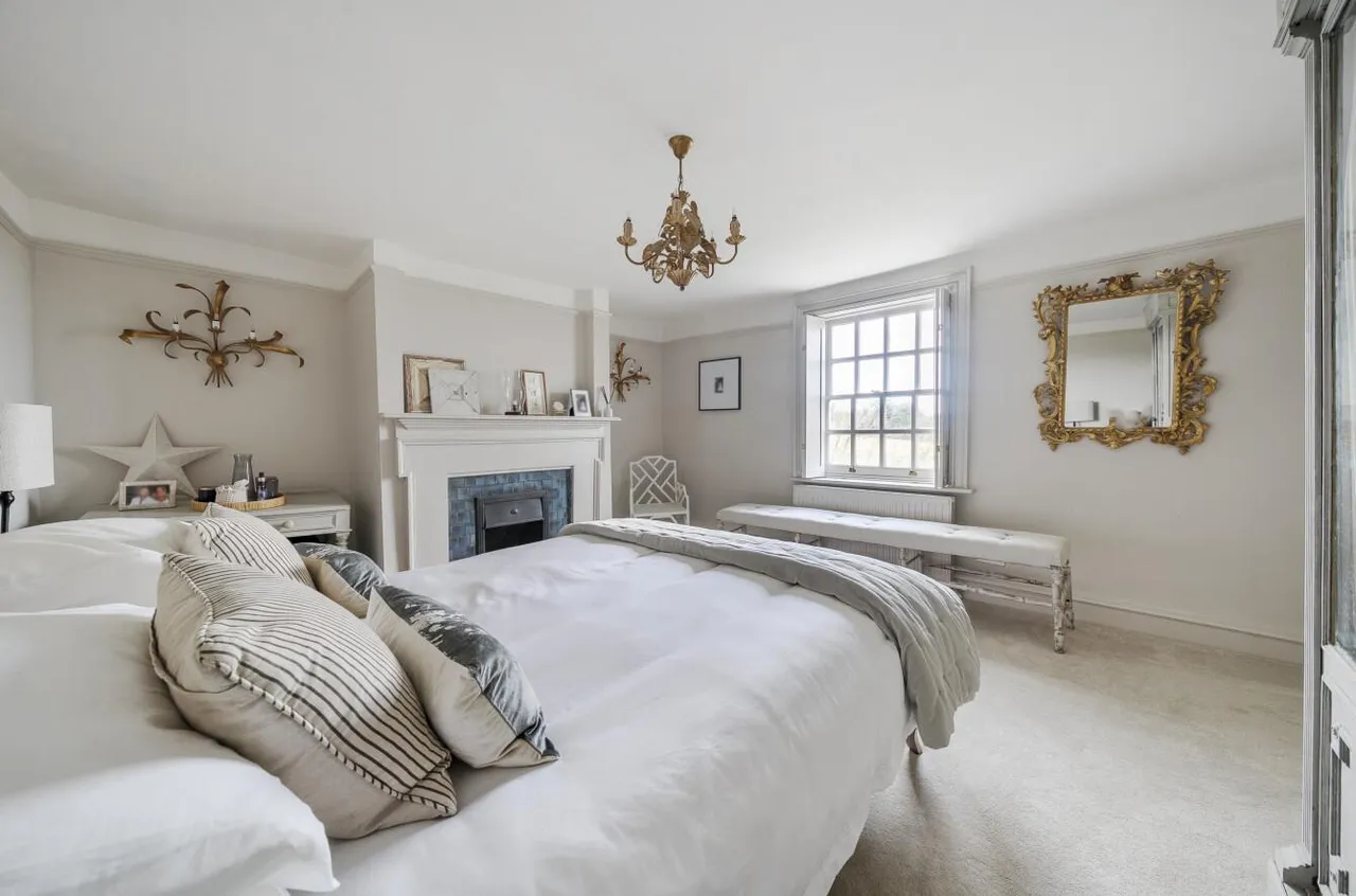 Stunning Grade II Listed Double Fronted Residence, East Farleigh, photo 13