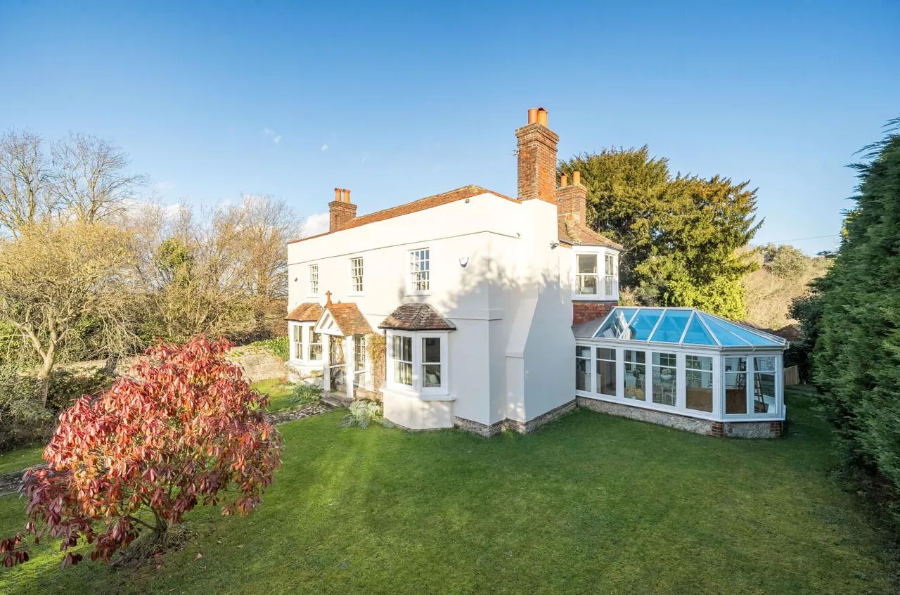 Stunning Grade II Listed Double Fronted Residence, East Farleigh, photo 11