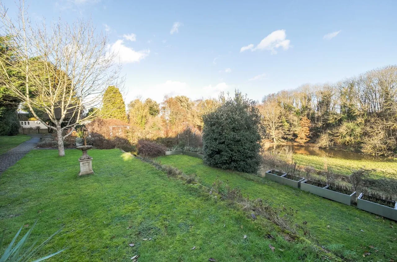 Stunning Grade II Listed Double Fronted Residence, East Farleigh, photo 30