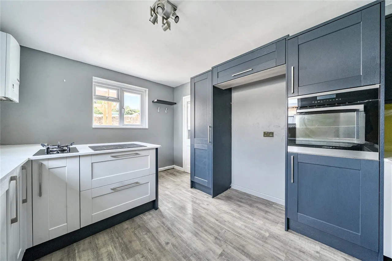 Bron Y Garth, Cottage Lane, Talgarth, Brecon, LD3 0AE, photo 6