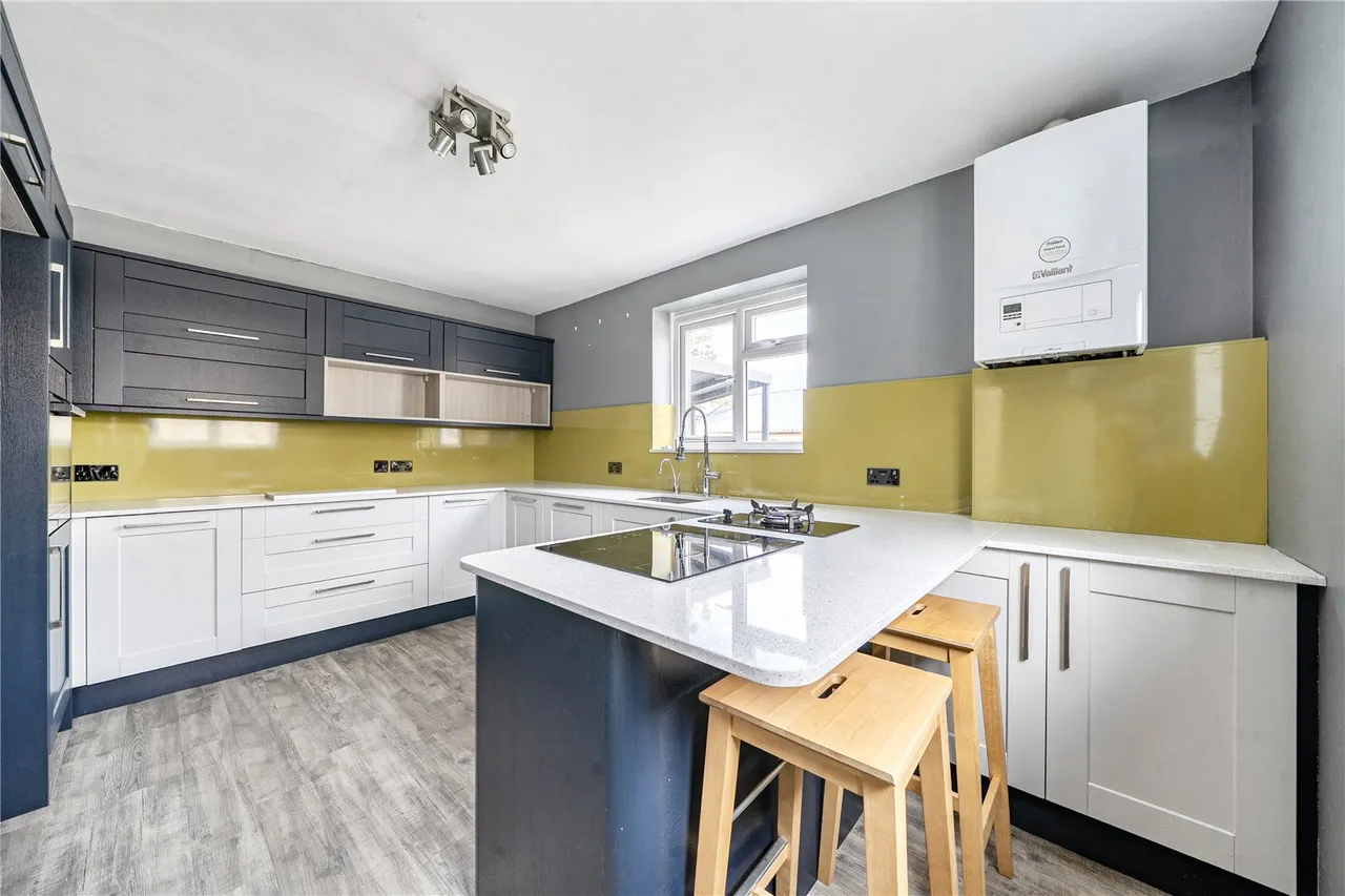 Bron Y Garth, Cottage Lane, Talgarth, Brecon, LD3 0AE, photo 4