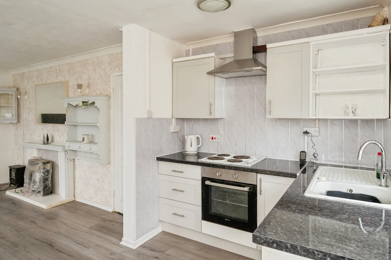 Overton Avenue, Prestatyn, LL19, photo 2