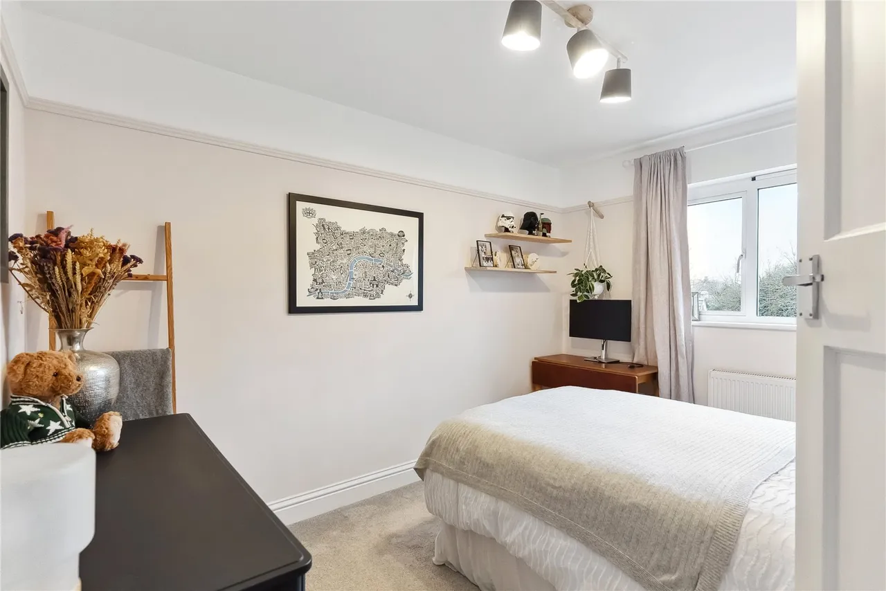 Edward Road, Hampton Hill, TW12 1LG, photo 8