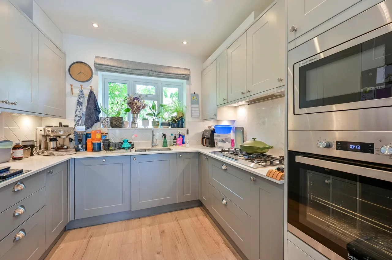 3 Swinburne Road, London, photo 4
